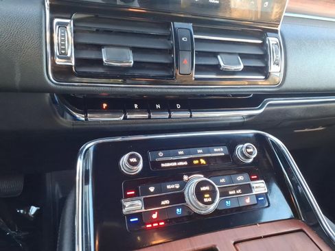 Used 2024 Lincoln Navigator Reserve image 15