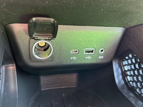Used 2022 Chevrolet TrailBlazer LT w/ Convenience Package FWD image 30