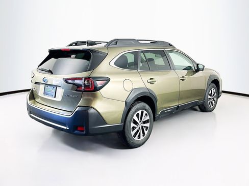 Used 2025 Subaru Outback Premium image 9