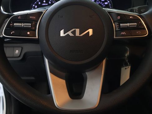 Used 2024 Kia Forte LXS w/ LXS Technology Package FWD image 18