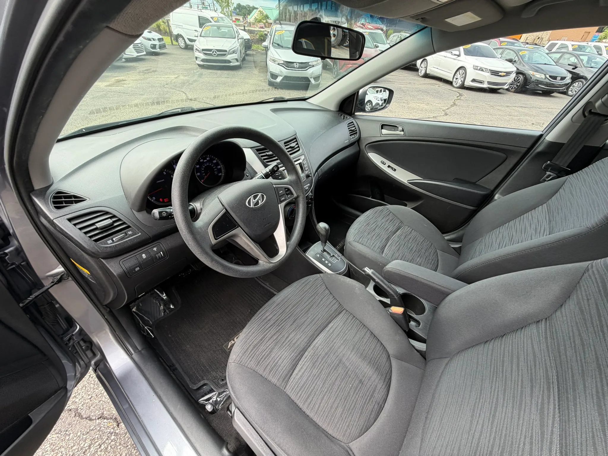 Used 2017 Hyundai Accent SE FWD image 19