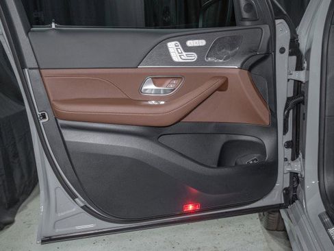 New 2026 Mercedes-Benz GLS 450 4MATIC image 10