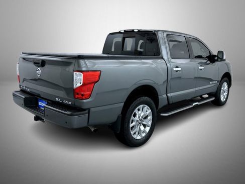 Used 2021 Nissan Titan SL w/ Moonroof Package image 5