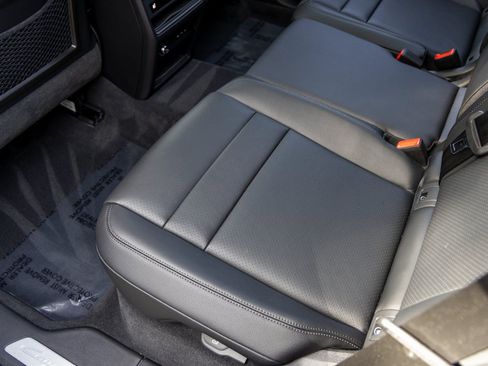 Certified 2025 Porsche Cayenne image 41