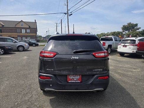 Used 2017 Jeep Cherokee Limited AWD/4WD image 8