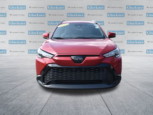 Used 2023 Toyota Corolla Cross AWD Hybrid w/ Moonroof Package image 2