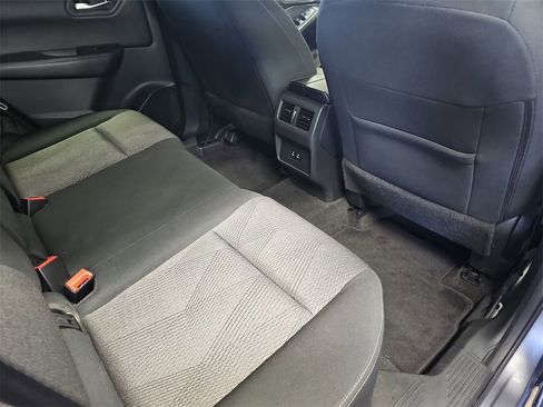 Used 2024 Nissan Rogue SV image 11