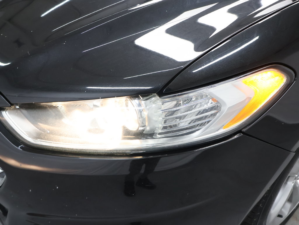 Used 2013 Ford Fusion SE FWD image 28