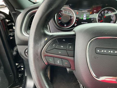 Used 2018 Dodge Challenger SXT RWD image 10