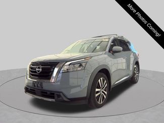 Used 2023 Nissan Pathfinder Platinum AWD/4WD video 1