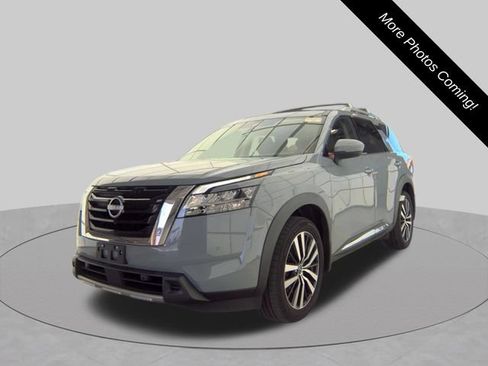 Used 2023 Nissan Pathfinder Platinum AWD/4WD image 1