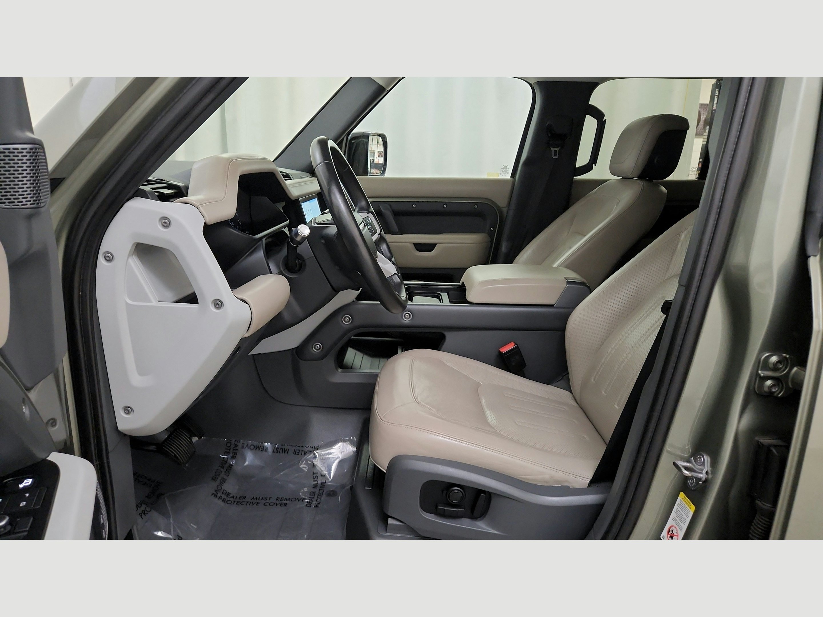 Used 2020 Land Rover Defender 110 HSE AWD/4WD image 18