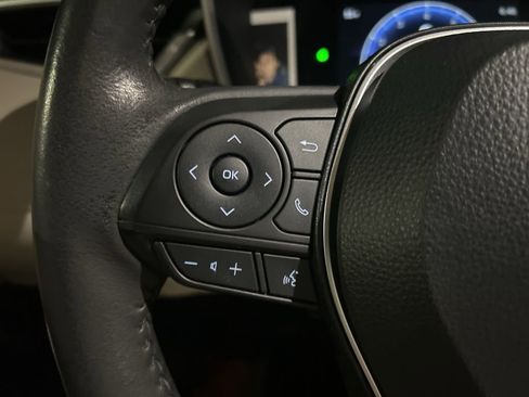 Used 2024 Toyota Corolla Cross XLE image 23