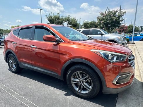 Used 2017 Hyundai Santa Fe Sport FWD image 3
