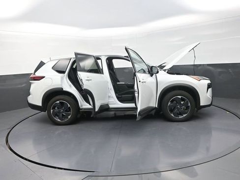 Used 2024 Nissan Rogue SV AWD/4WD image 48