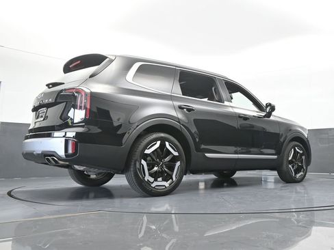 Used 2024 Kia Telluride EX w/ EX Captain's Chair Package FWD image 62