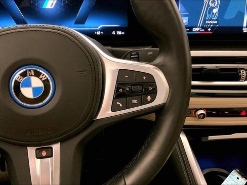 Certified 2023 BMW i4 eDrive40 w/ M Sport Package RWD image 18