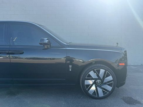 Used 2019 Rolls-Royce Cullinan AWD/4WD image 12