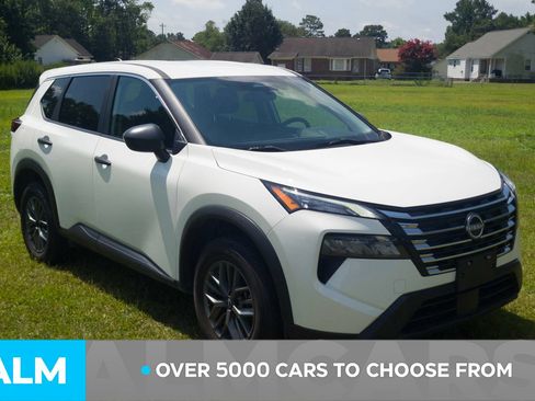 Used 2024 Nissan Rogue S FWD image 2