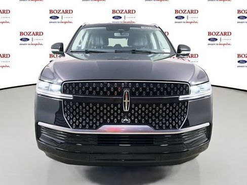 New 2026 Lincoln Navigator Premiere AWD/4WD image 2