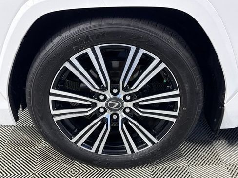 Used 2024 Lexus LX 600 4WD w/ Appearance Package image 16