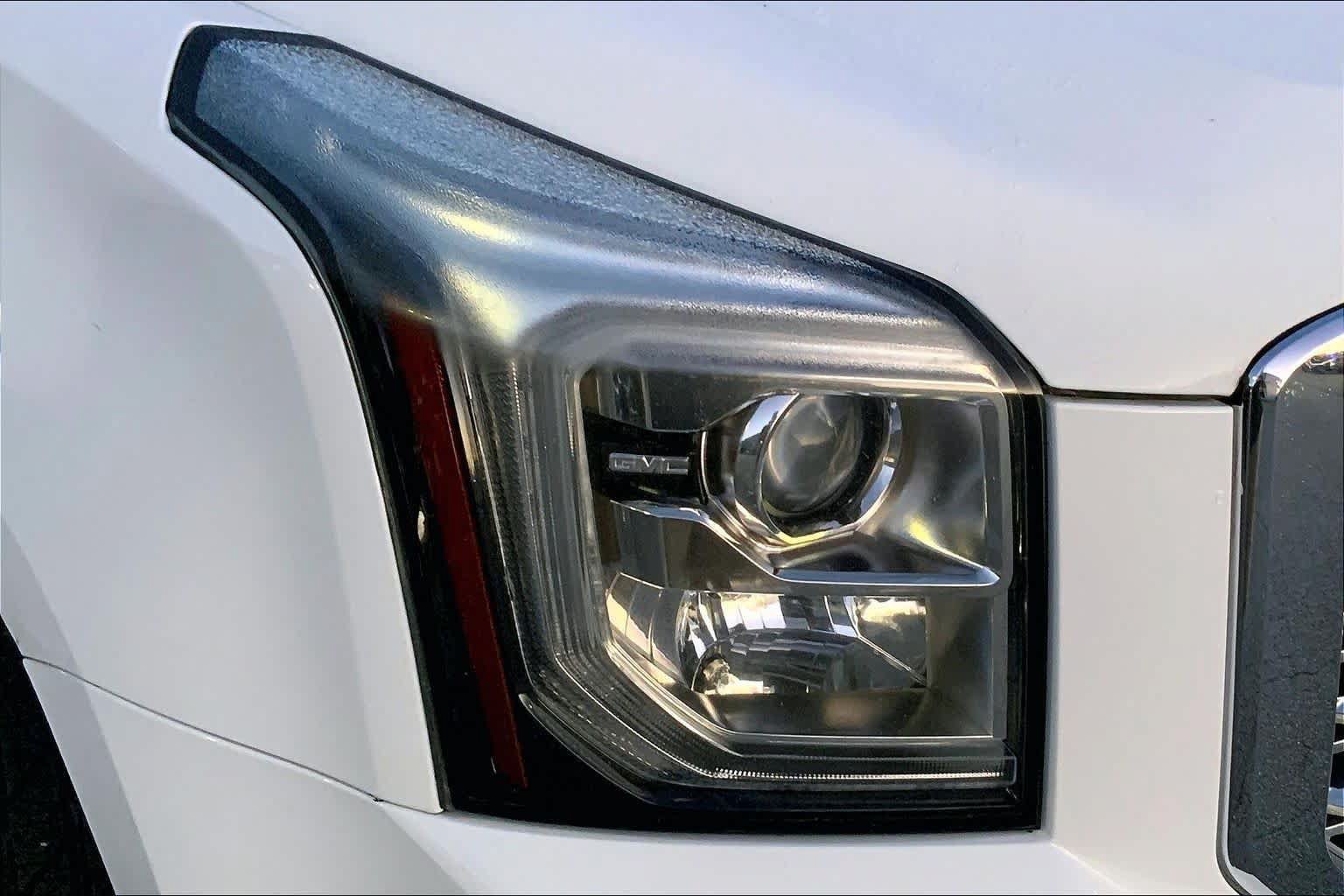 Used 2019 GMC Yukon XL Denali AWD/4WD image 24