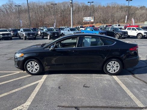 Used 2019 Ford Fusion S image 2