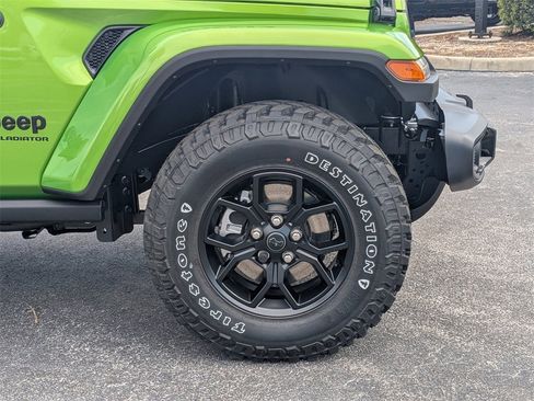 New 2025 Jeep Gladiator Willys image 12