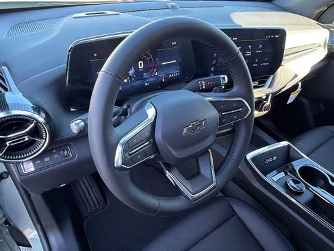 New 2026 Chevrolet Equinox LT w/ Convenience Package II image 10