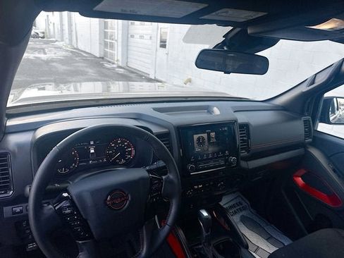 Used 2023 Nissan Frontier PRO-4X w/ Technology Package image 9