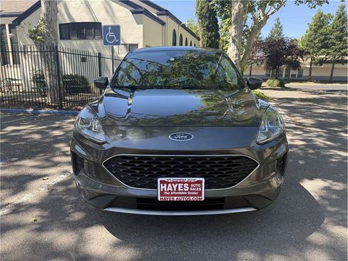 Used 2020 Ford Escape SE FWD image 8