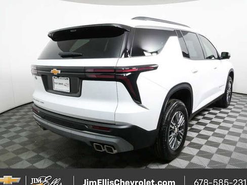 New 2026 Chevrolet Traverse LT w/ Driver Confidence Package AWD/4WD image 3