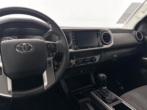 Certified 2023 Toyota Tacoma SR5 AWD/4WD image 31