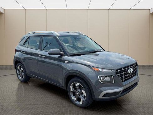 New 2026 Hyundai Venue SEL FWD image 2