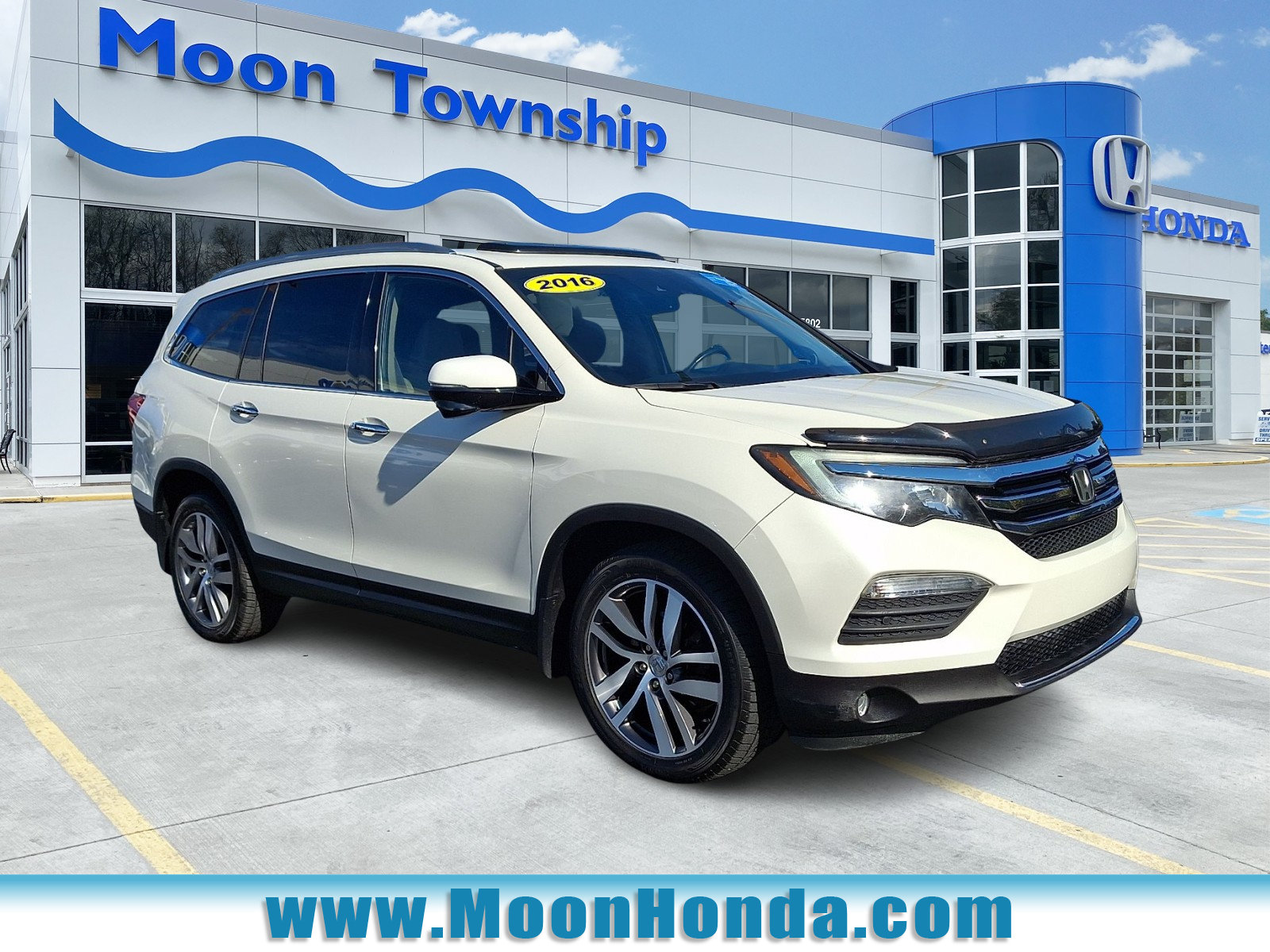 Used 2016 Honda Pilot Touring image 1