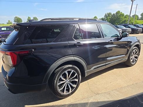 Used 2025 Ford Explorer ST-Line AWD/4WD image 12