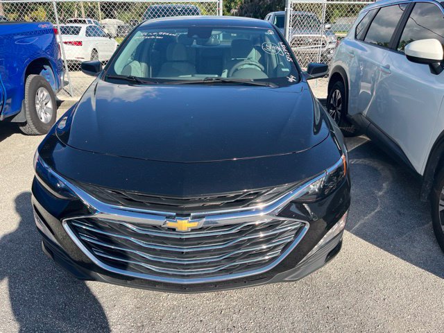Used 2025 Chevrolet Malibu LT FWD image 2