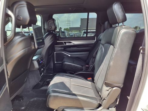 Used 2024 Jeep Wagoneer Series II AWD/4WD image 21