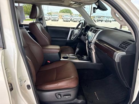 Used 2022 Toyota 4Runner Limited AWD/4WD image 11