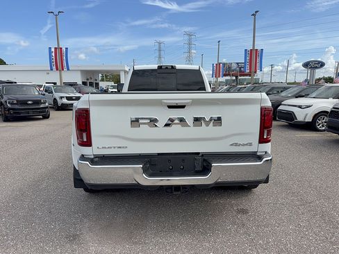 Used 2025 RAM 3500 Limited AWD/4WD image 8
