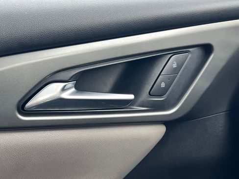 Certified 2025 Chevrolet Traverse LT image 23