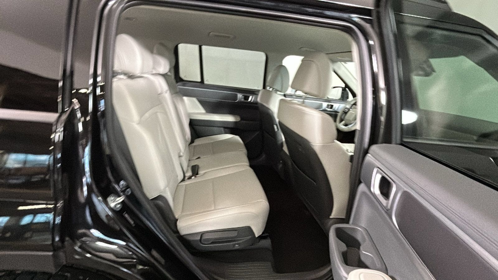 Used 2026 Hyundai Santa Fe SEL AWD/4WD image 34