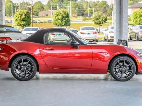 Used 2016 MAZDA MX-5 Miata Club RWD image 47
