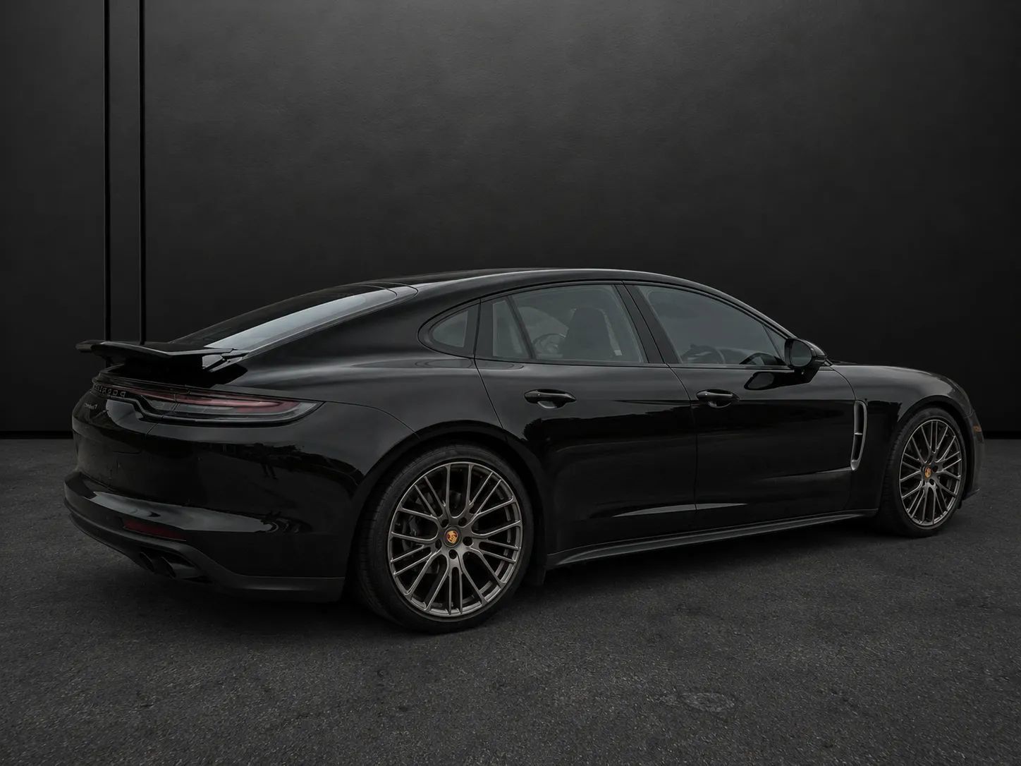 Used 2023 Porsche Panamera image 3