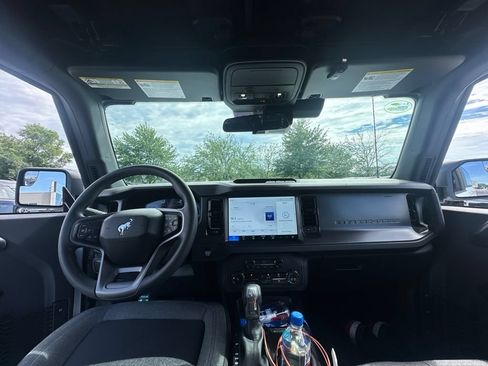 Used 2025 Ford Bronco 2-Door AWD/4WD image 5