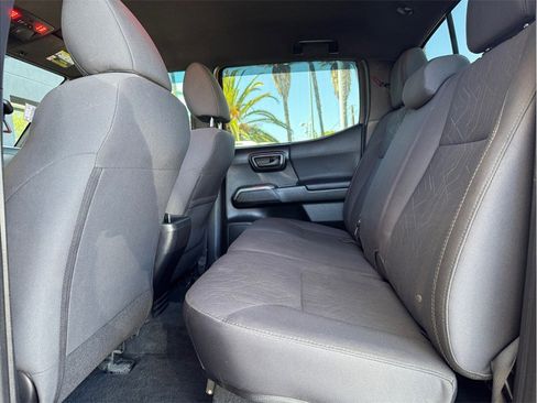 Used 2017 Toyota Tacoma TRD Off-Road w/ Tow Package AWD/4WD image 20