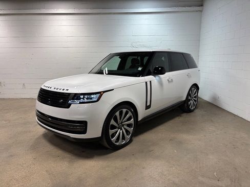 New 2025 Land Rover Range Rover SE image 1