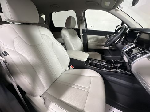 Used 2024 Kia Sorento SX Prestige AWD/4WD image 25