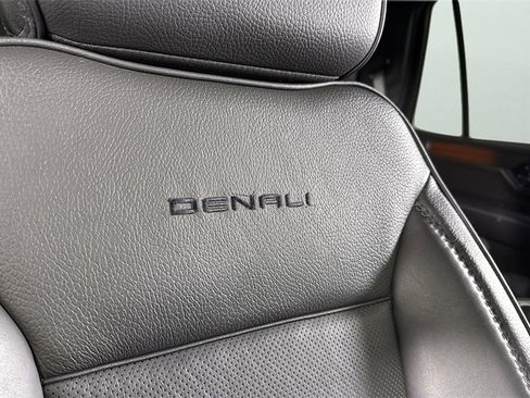 Used 2025 GMC Yukon Denali image 59