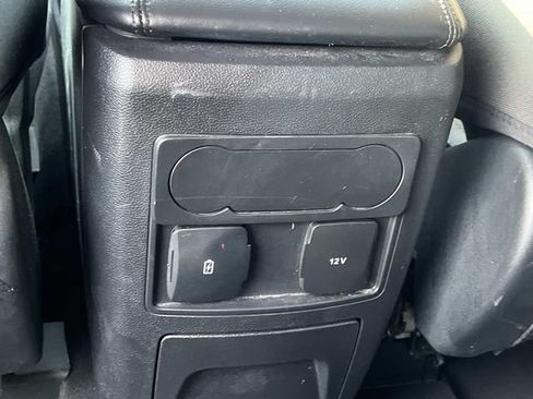 Certified 2024 Ford Explorer XLT AWD/4WD image 17